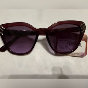 Foster Grant YOU Sunglasses  women MCS 27 Purple low bridge with rhinestones NWT